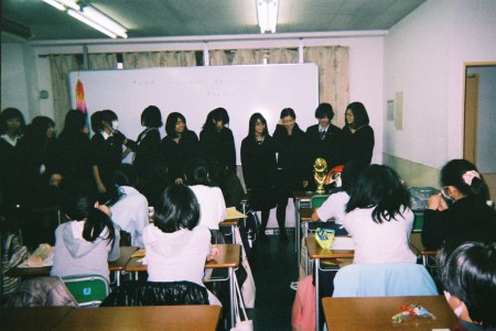 激励会時の卒業生による応援風景